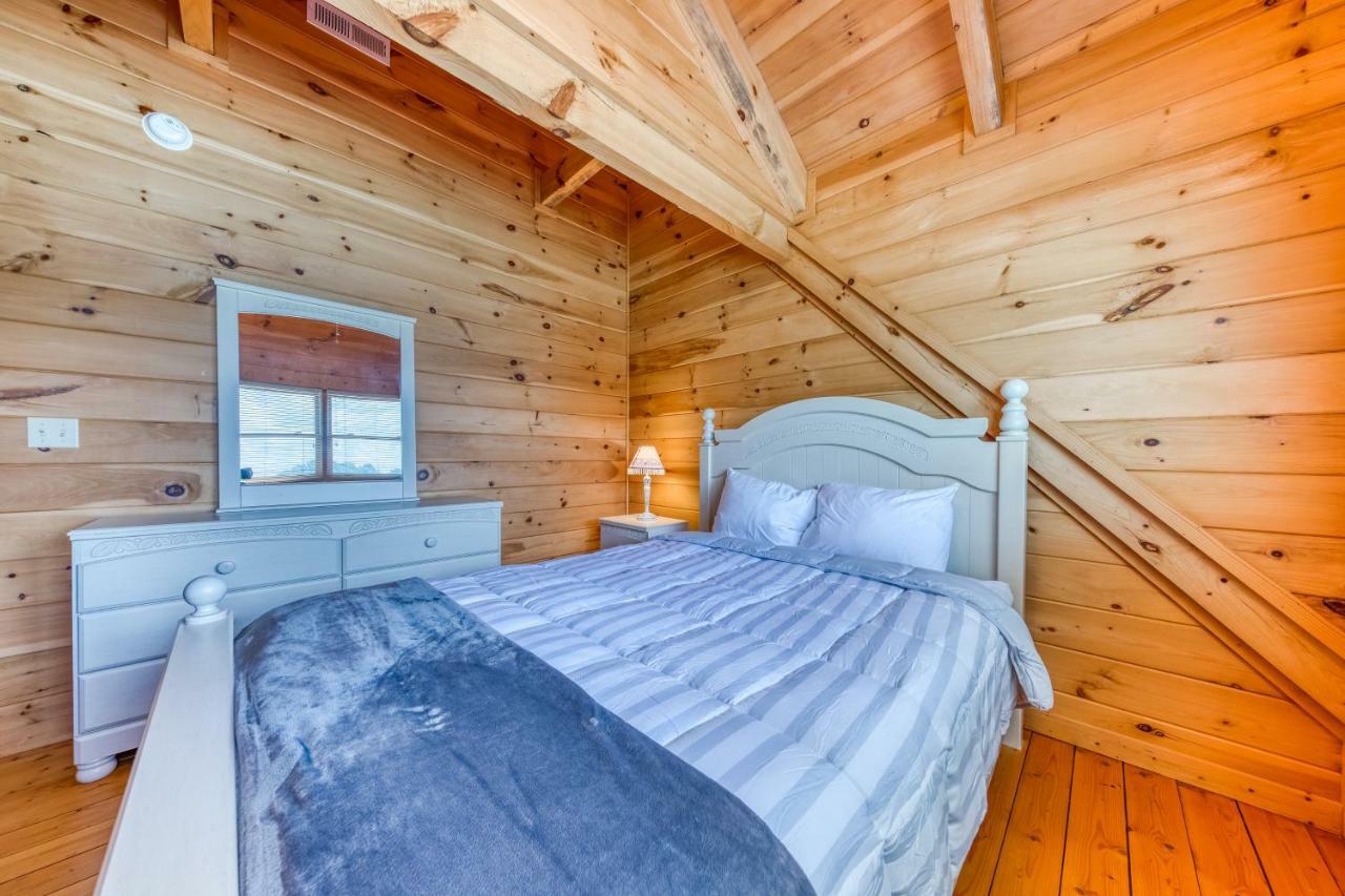 Majestic Lakefront Lodge Сев'єрвілл Екстер'єр фото