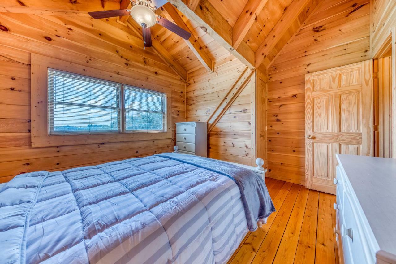 Majestic Lakefront Lodge Сев'єрвілл Екстер'єр фото