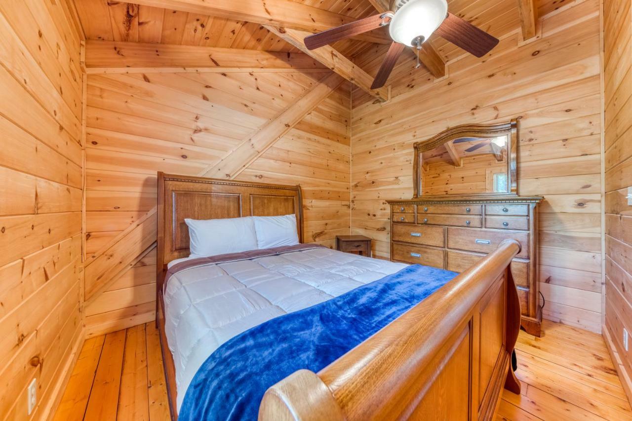 Majestic Lakefront Lodge Сев'єрвілл Екстер'єр фото